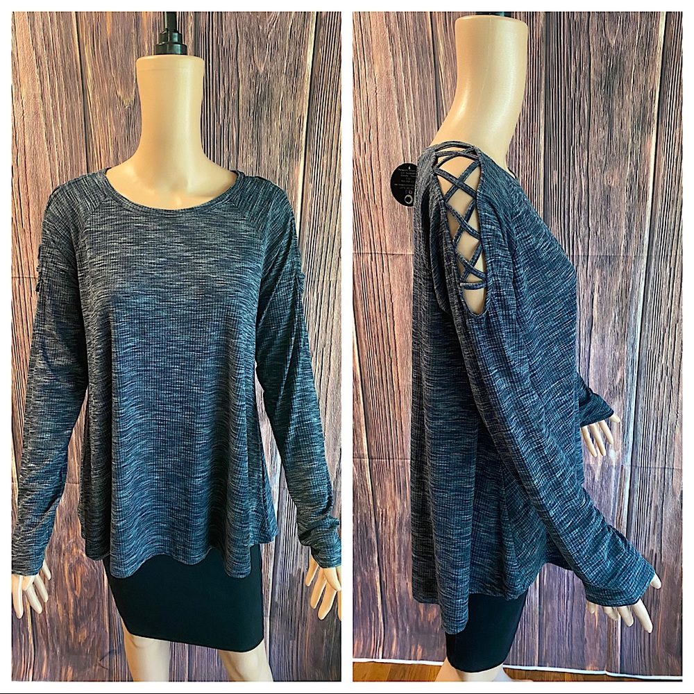 Loveriche size medium NWT navy blue statement sleeve boho long sleeve blouse